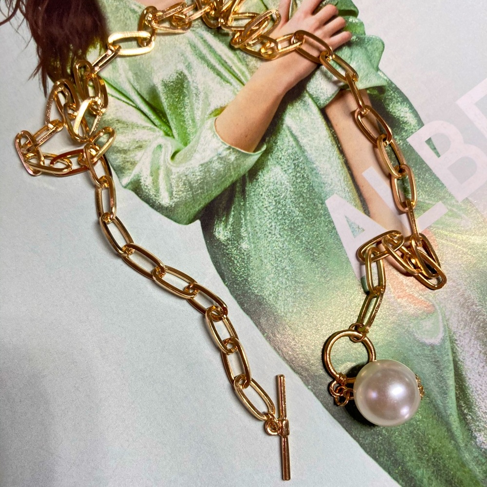 🌟. Big Baroque Imitation Pearl Two Tone Chain Necklace - Picture 4 of 4
